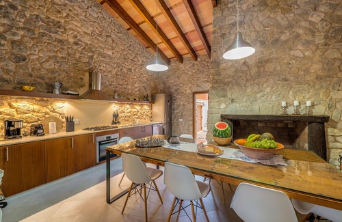 Lloret de Vistalegre Villa | SA SERRA - Tradicional villa de piedra mallorquina con piscina privada e increibles vistas