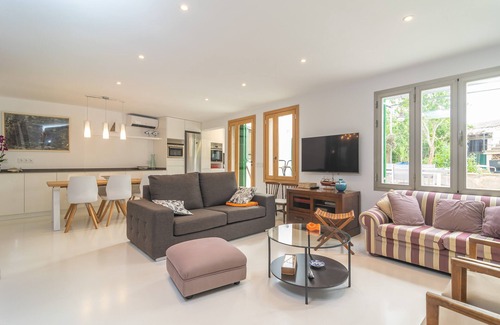 Pina Villa | SA TEULERA DE PINA - Moderna casa de pueblo con hermosa piscina privada en el centro de Ma