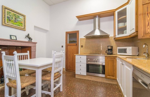 Maria de la Salut Villa | SA VERDERA - Gran casa de pueblo con espectacular patio y piscina privada. WiFi Gratis