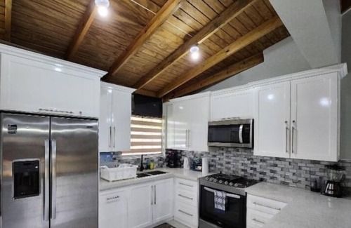 Orange Hill Casa | Saaman Groove