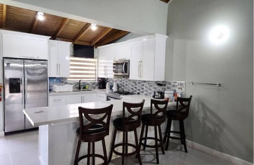 Orange Hill Casa | Saaman Groove