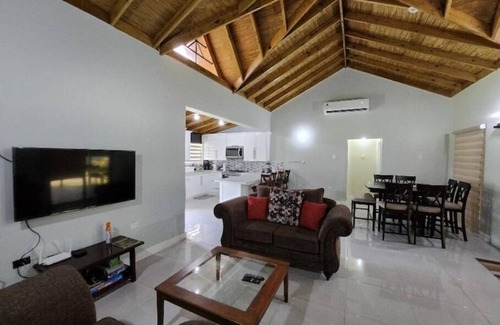 Orange Hill Casa | Saaman Groove