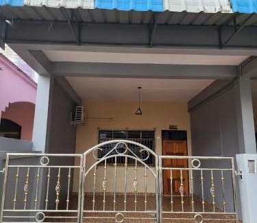 Betong Casa | SaamSaao HomeStay Betong - 4 Bedroom House