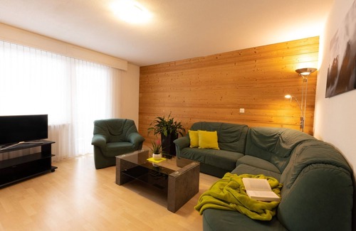 Saas Grund Apartamento | Saasunia by Interhome
