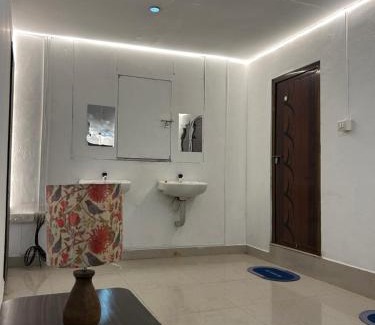 Kanjirappally Hotel | Sabari Stay