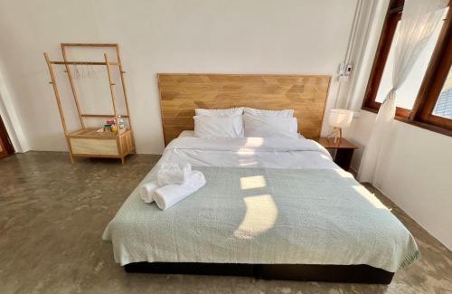 Pom Prap Sattru Phai Casa | Sabay Home
