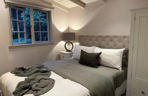 Omiha Casa | Sabbaticus 3 Bed Waiheke Escape
