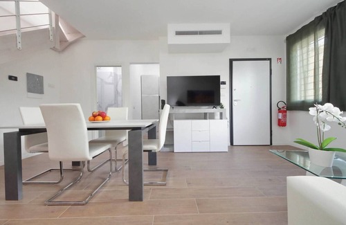 Marsala Casa | Sabelli 1 Independent Villa in the Heart of Rome