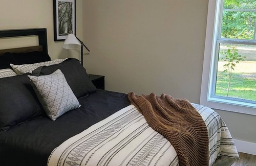 Tracy City Cabina | Sacré-Cœur de Cumberland - Private Cabin on Two Acres