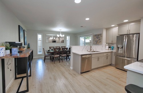 Sacramento Casa | Sacramento 4 Bedroom Family Home with Pool + Fire Pit