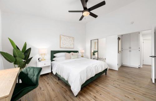Pleasant Grove Casa | Sacramento Gem w Cozy Wood Fireplace BBQ Grill