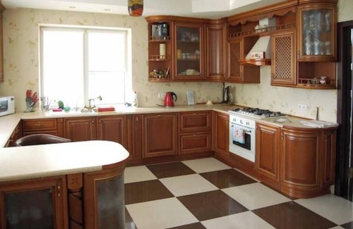 Minsk Region Casa | Sacramento Home 5 Bedroom; 3.5 Bathrooms for 11 People