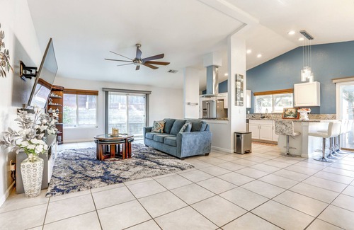 Foothill Farms Casa | Sacramento Home w/ Pool Near Dtwn: Pets Welcome!