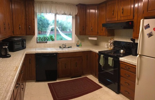 Sacramento Casa | Sacramento Suburban con piscina