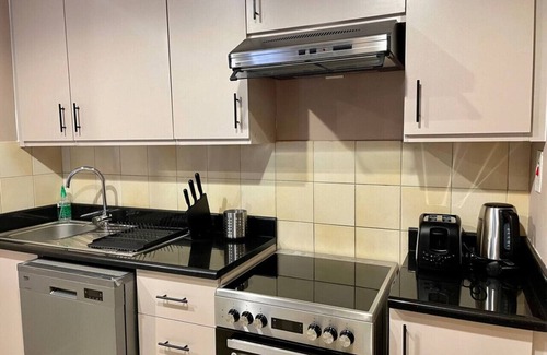 Madinat Zayed Apartamento | Sadaf 7 | Marina Views | Beach Access | Spacious