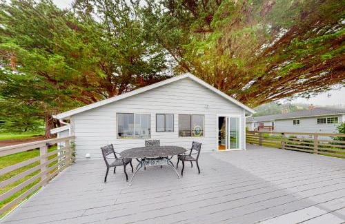 Elk Casa | Saddle Point Ocean View Cottage