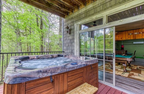 Sevierville Chalet De Esquí | Saddleback Retreat, Hot Tub, Awesome Game Room, $1089 FREE tickets each paid day
