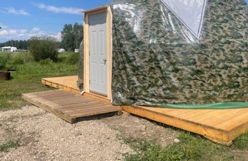 Caroline Casa | Safari Dome in the beautiful Boundary RV Park