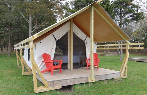 Northwest Harbor Alquiler De RV | Double Queen-Tienda de campaña-Communal washrooms-Familiar