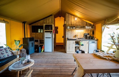 Markelo Casa | Tienda Safari en Markelo junto a parque