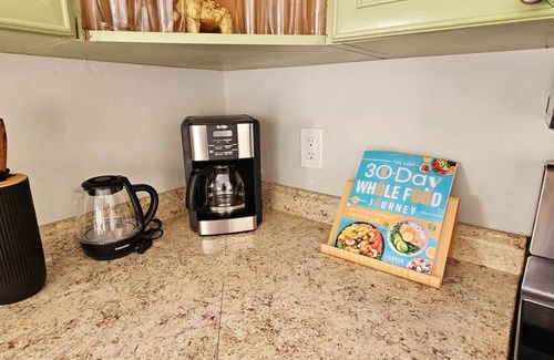 Terrace Park Casa | Safari Vibes – Near Busch Gardens, USF & Hard Rock Casino - 6 Guests