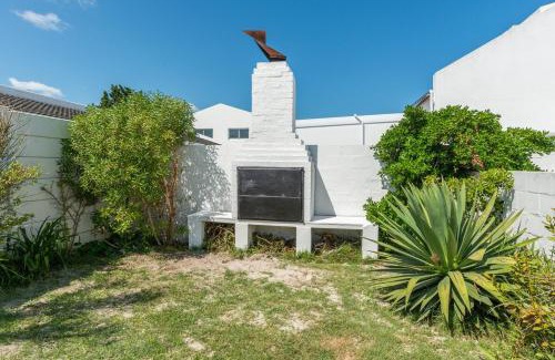 Marina da Gama Casa | Safe, Accessible Venue Near Muizenberg for Accommodation and Events