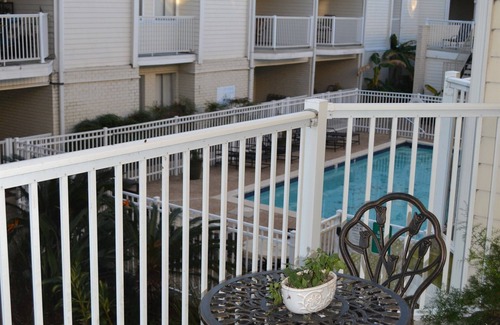Metairie Condominio | SAFE & CENTRALLY LOCATED 3Bed/1.5Ba 9 mins to Hospitals/French Quarter/Superdome
