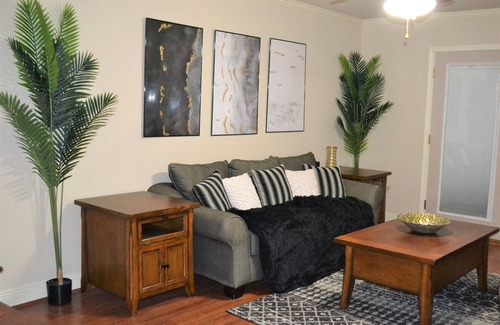 Metairie Condominio | SAFE & CENTRALLY LOCATED 3Bed/1.5Ba 9 mins to Hospitals/French Quarter/Superdome