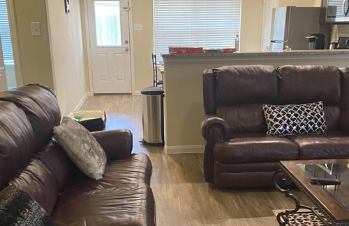 Katy Casa | Safe, family friendly cozy home away from home.Lush Space with all essentials.