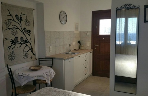 Naxos Apartamento | Safe,quiet,R&R, home away from home, 5 min walk to closest beach. Eastern Naxos.