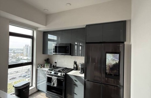 Vernon Apartamento | Safe & Stylish 2BD Family Penthouse: Premium Perks