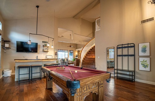 Gilbert Casa | Saguaro Sunset! Sleeps 12 with Heated Pool Too! Game Room