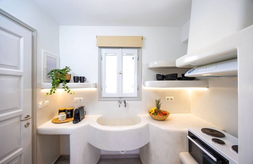 Kastraki Casa | Sahara Apartments - King Suite with Sea view