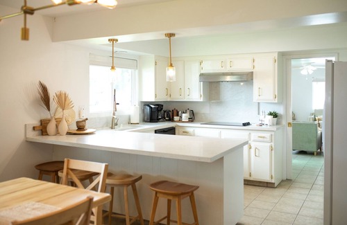Greenacres Apartamento | SAHARA OASIS - Egyptian Inspired Home in SW Area in Bakersfield, CA