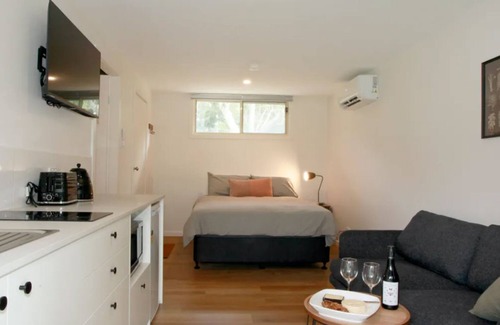 Anna Bay Apartamento | Sahara Trails 'Studio' - WiFi, Air Conditioning, Horse Riding and much more !!