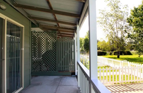 Anna Bay Apartamento | Sahara Trails 'Studio' - WiFi, Air Conditioning, Horse Riding and much more !!