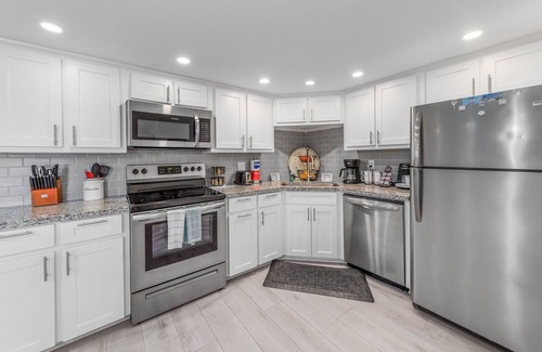 South Padre Island Condominio | Saida 2BD/2BA 8th Floor with Ocean Views & Space X Front Row