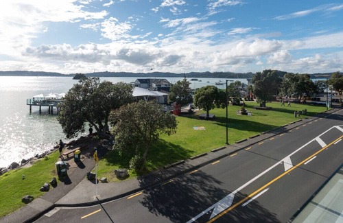 Paihia Cabaña | Sail Away - Waterfront Paihia Holiday Apartment