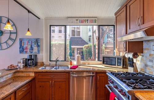 Mission Beach Casa | Sail Bay Sanctuary with Waterfront Patio & Sunset Views - Bayside Breeze