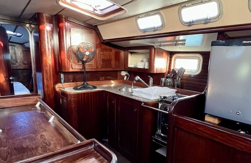 Isla Solarte Casa | Sailboat that includes 3 rooms