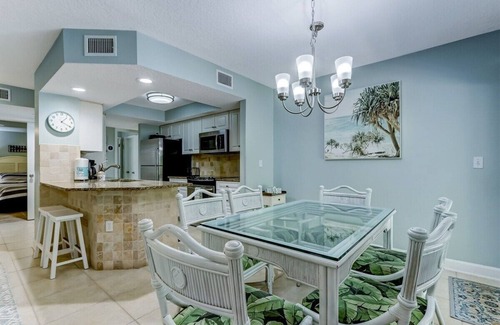 American Beach Condominio | Sailmaker 301 - 300 Steps From Beach * Gated Community * Poolside Oasis