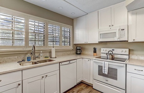 Amelia City Condominio | Sailmaker Gated Complex: Near Pool & Beach