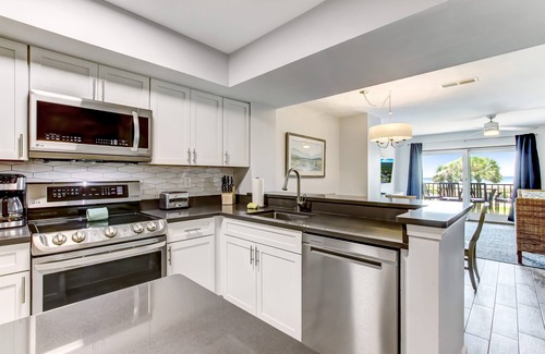 American Beach Condominio | Sailmaker Getaway Oceanfront Condo on Amelia Island