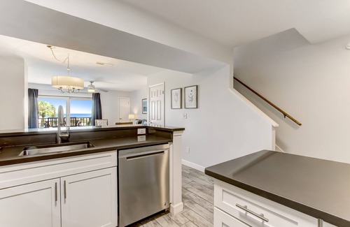 American Beach Condominio | Sailmaker Getaway Oceanfront Condo on Amelia Island