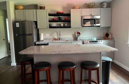 Oriental Apartamento | Sailor’s Choice @ Blackwell Point Marina. Pet friendly & boat slips available!