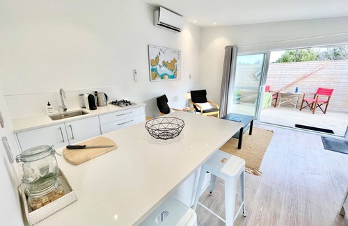 Oneroa Casa | Sailors Cottage - Stay Waiheke