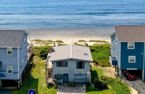 Oak Island Cabaña | Sailors Rest / 4825 West Beach Drive - Coastal Vacation Resorts