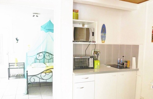 Sainte-Anne Apartamento | Saint Anne: Estudio - St AnneCasa con jardín