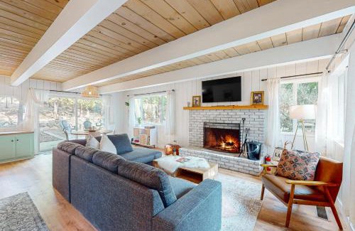 Lake Arrowhead Casa | Saint Bernard Beauty