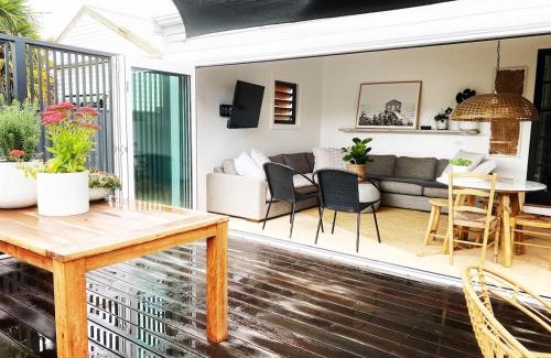Geelong West Casa | Saint Brides - Steps to Pako